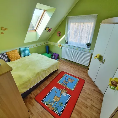 Balaton-parti Kertes Nyaralo Prázdninový dům