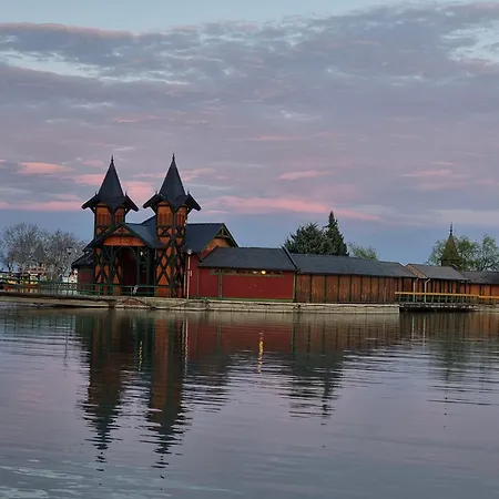 Balaton-parti Kertes Nyaralo Nyaraló Keszthely