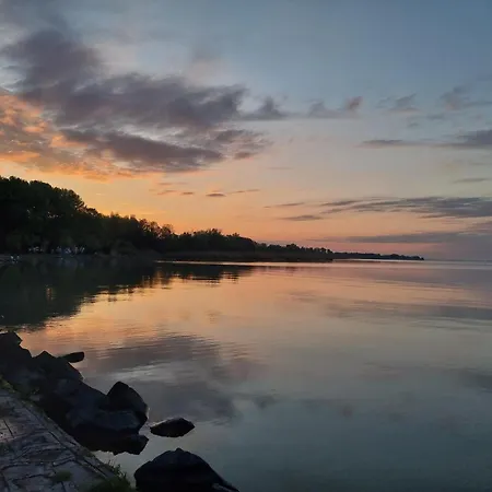 Balaton-parti Kertes Nyaralo Nyaraló