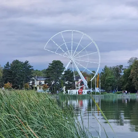 Balaton-parti Kertes Nyaralo 別荘 ケストヘイ