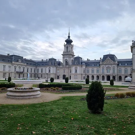 Balaton-parti Kertes Nyaralo Keszthely