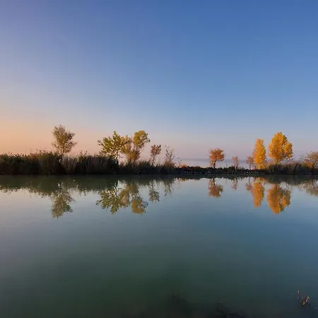 Balaton-parti Kertes Nyaralo Nyaraló Keszthely