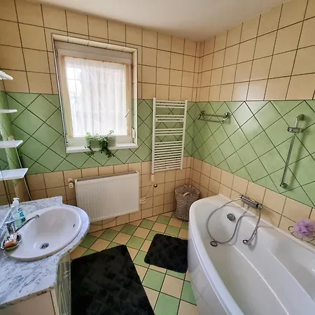 別荘 Balaton-parti Kertes Nyaralo ケストヘイ